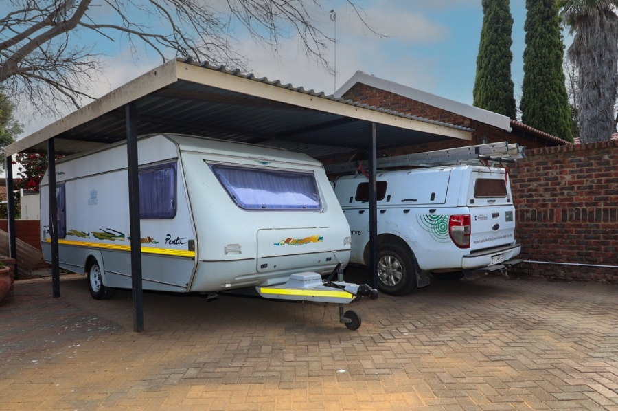4 Bedroom Property for Sale in La Hoff North West
